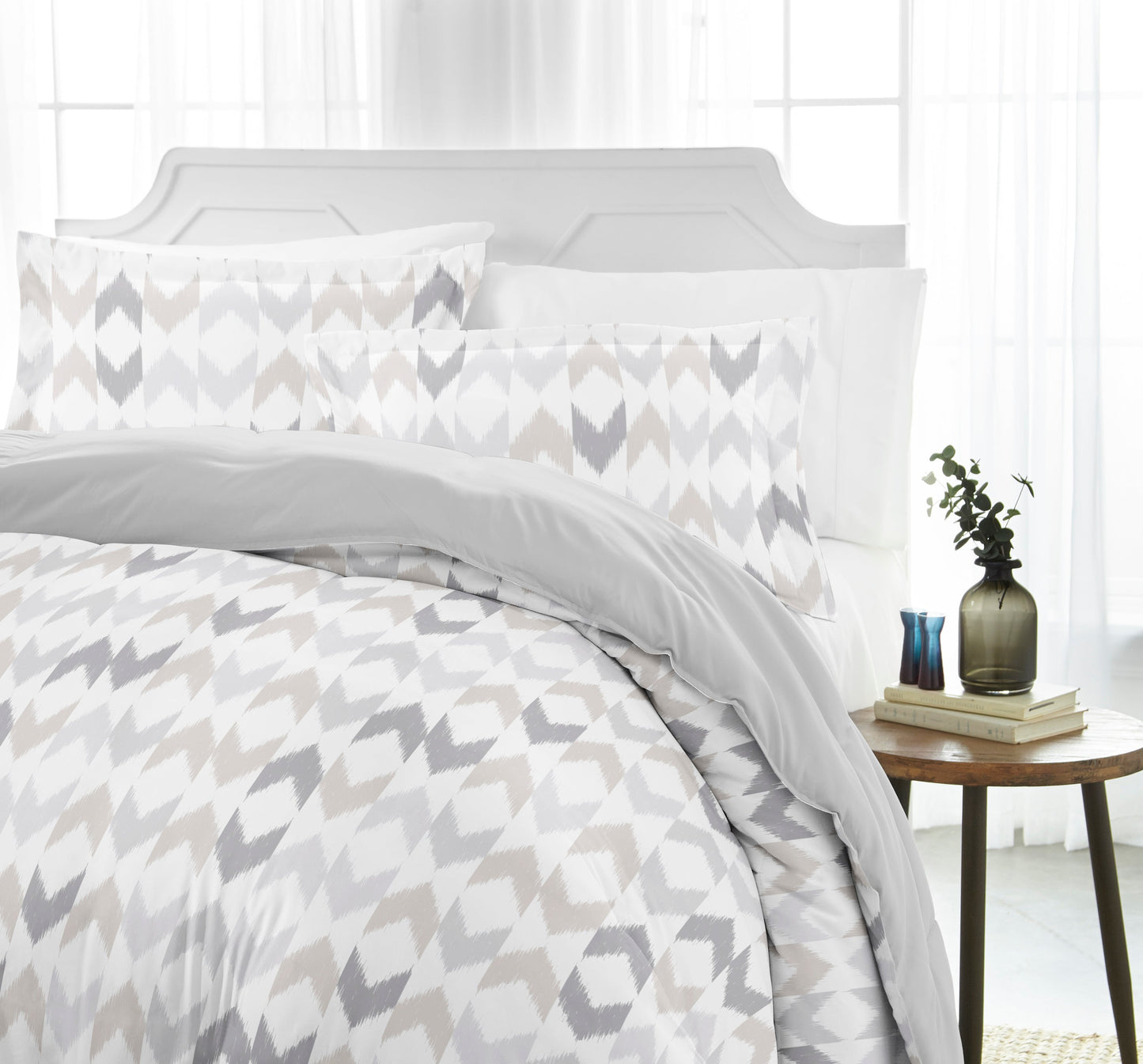 Chevron Sleep Pattern 3-Piece Reversible Duvet Cover Set